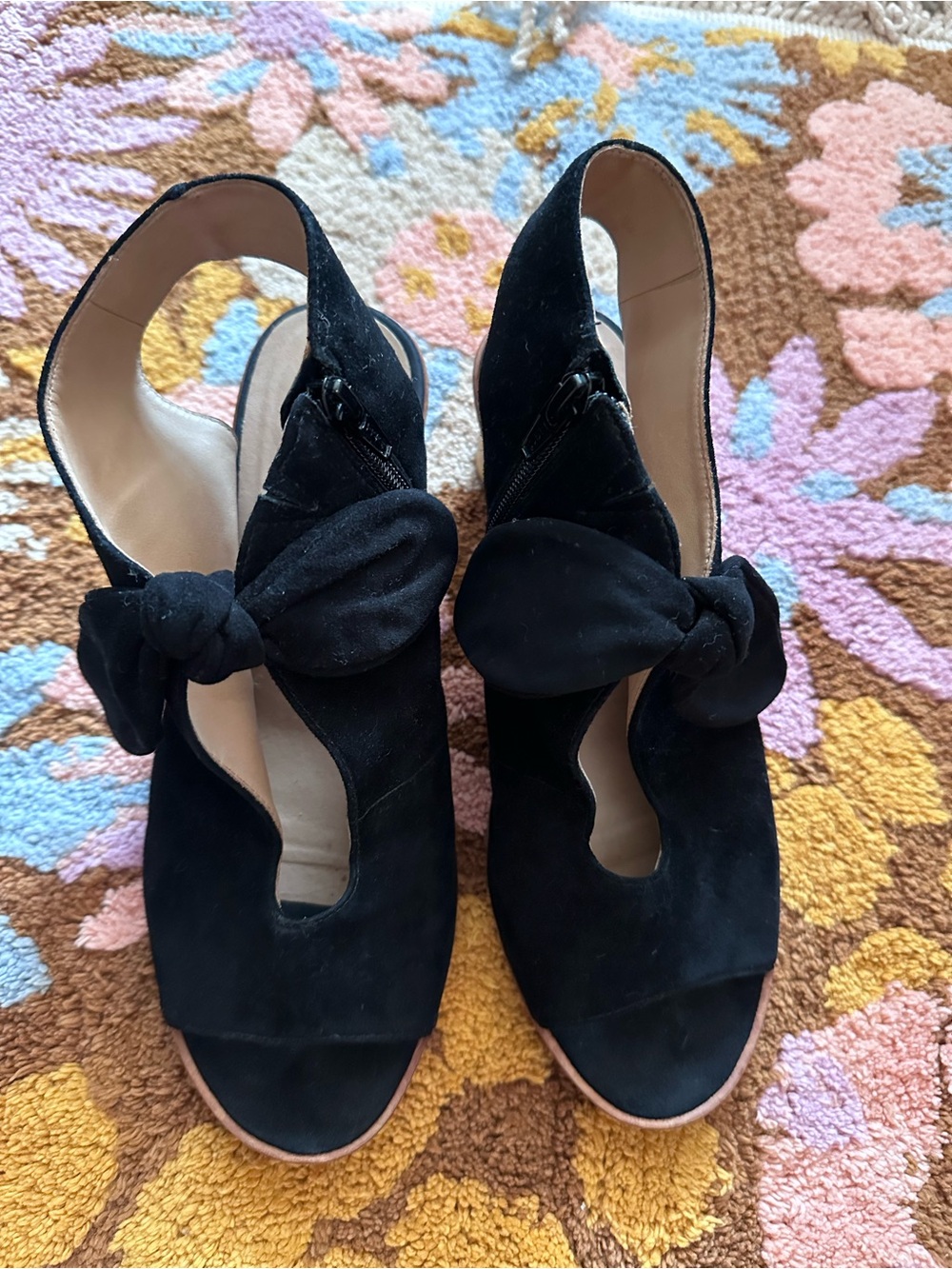Bernardo Suede Bow Peep Toe Heels 8M Black Wooden Heel Sandals - Picture 3 of 10